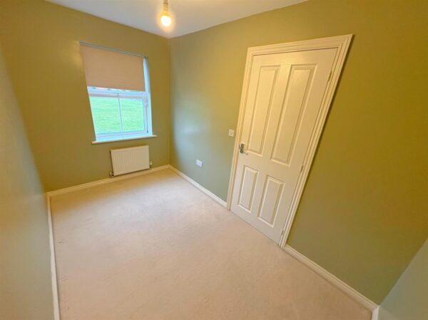 Siskin Close, Corby