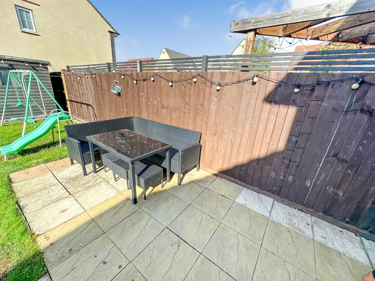 14 Michaels Drive, Corby, NN17 5FW, CORBY