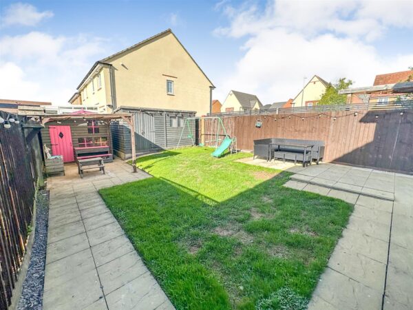 14 Michaels Drive, Corby, NN17 5FW, CORBY