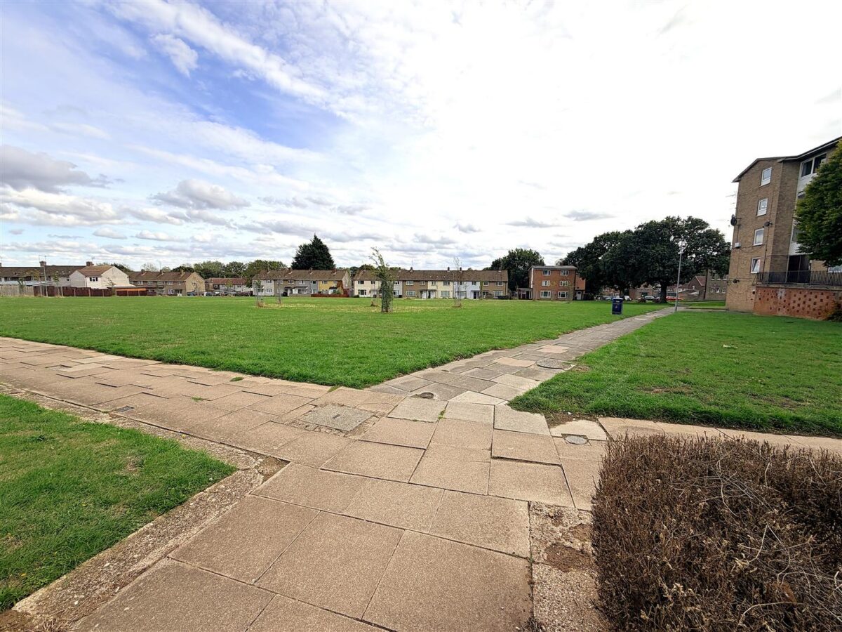 Helmsley Way, Corby