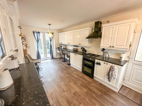 Willow Brook Road, Corby