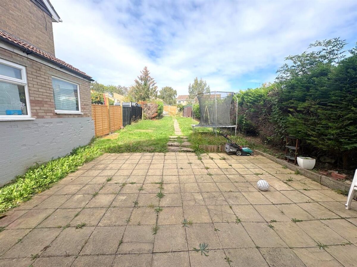Seaford Walk, Corby