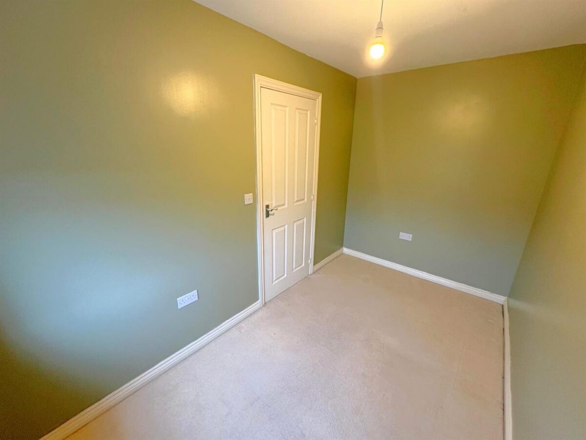 Siskin Close, Corby