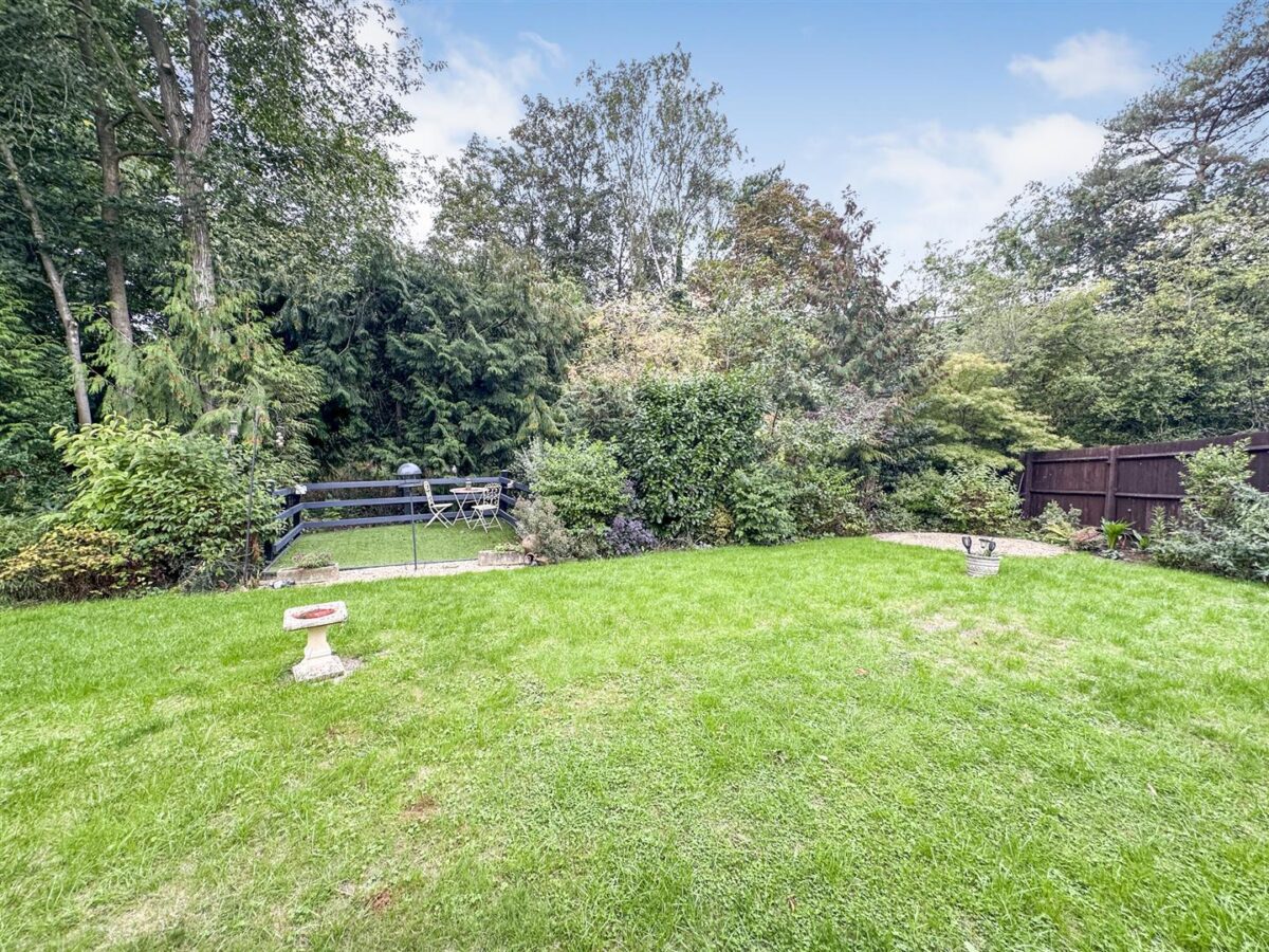 Beech Close, Desborough, Kettering
