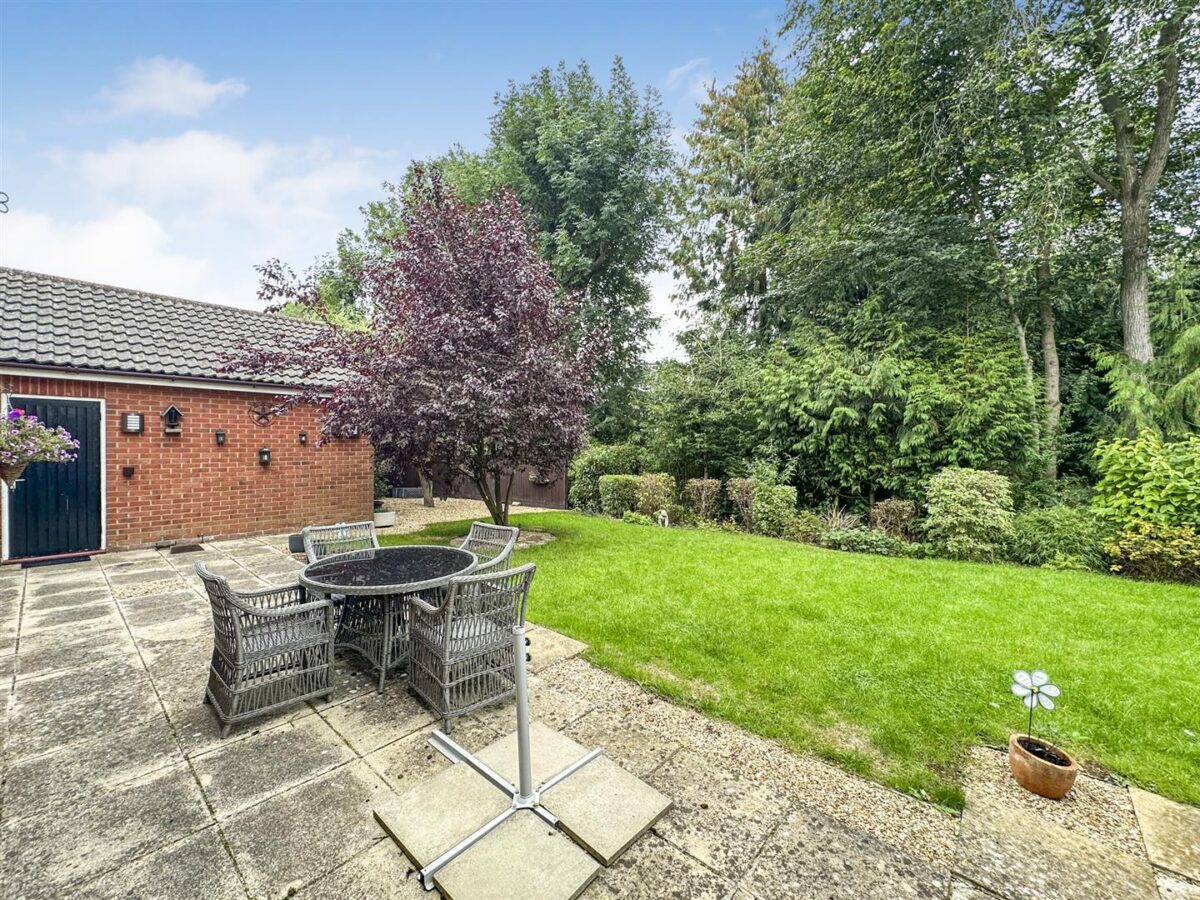 Beech Close, Desborough, Kettering