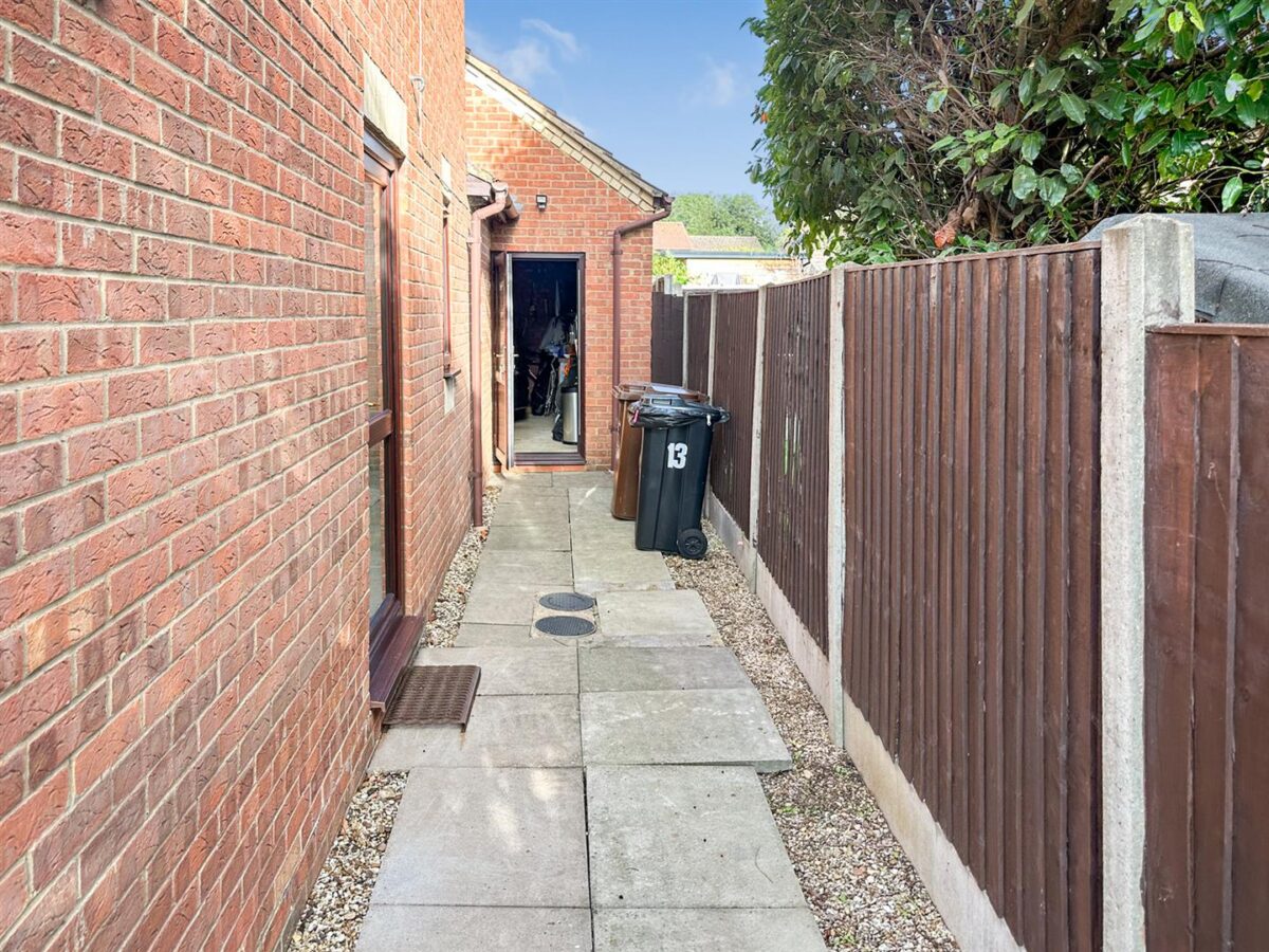 Little Meadow, Great Oakley, Corby