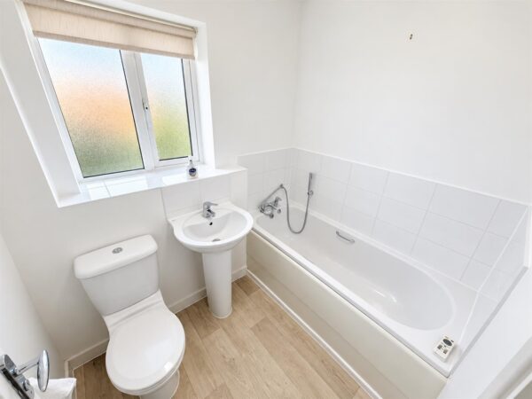 Windermere Drive, Corby
