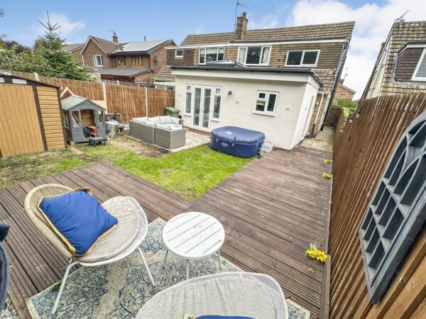 Howe Crescent, Corby