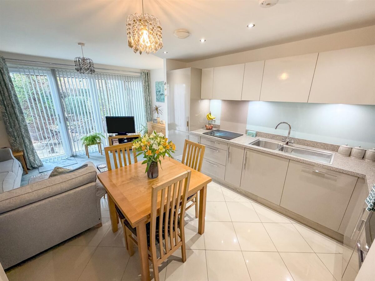 Epping Road, Corby