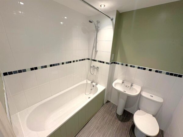 Siskin Close, Corby