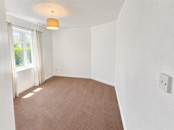 Westfields Road, Corby
