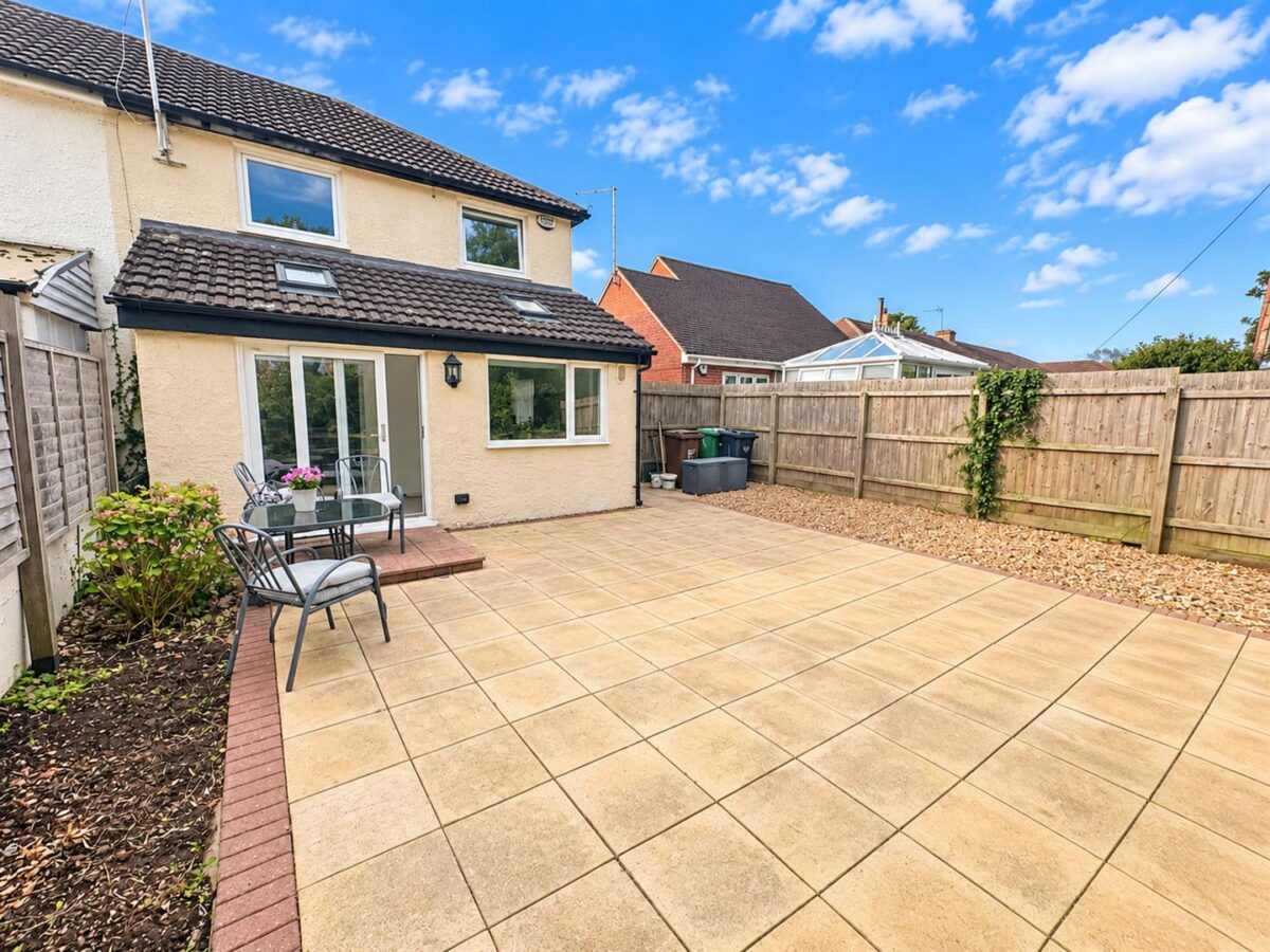 Corby Road, Weldon, Corby