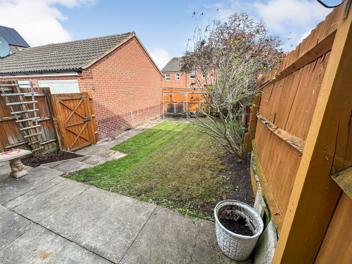 Lark Close, Corby