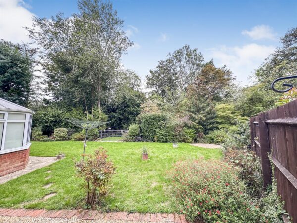 Beech Close, Desborough, Kettering