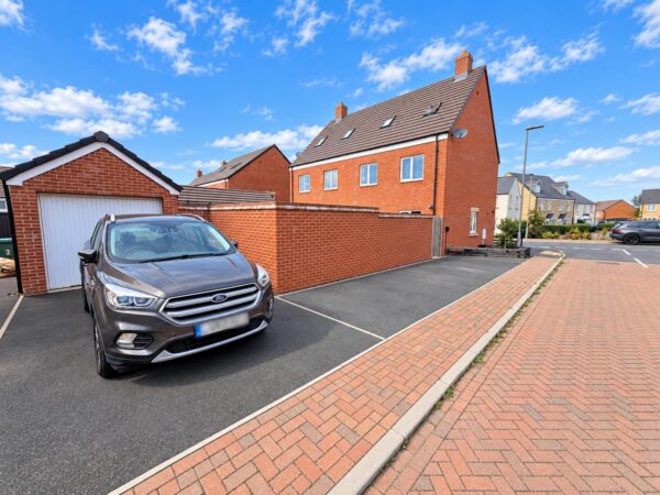 Bowman Road, Weldon, Corby