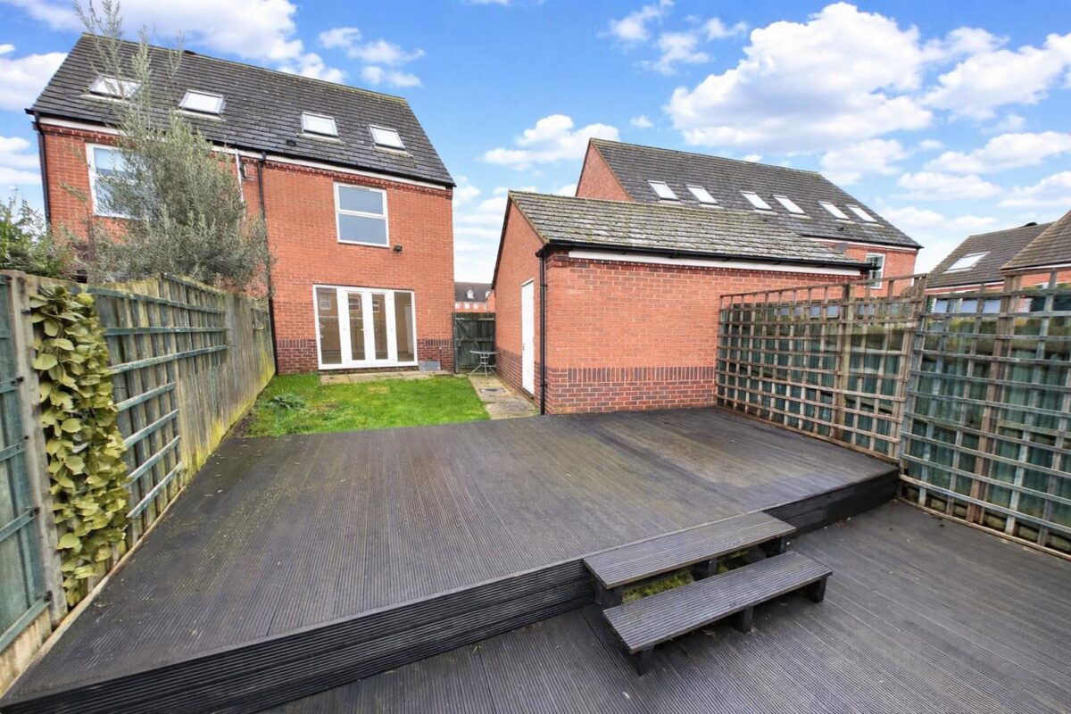Siskin Close, Corby