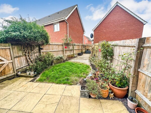 Stirling Close, Corby
