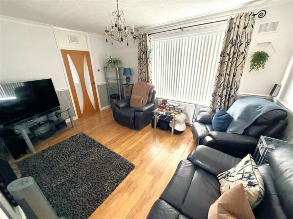 Willow Brook Road, Corby