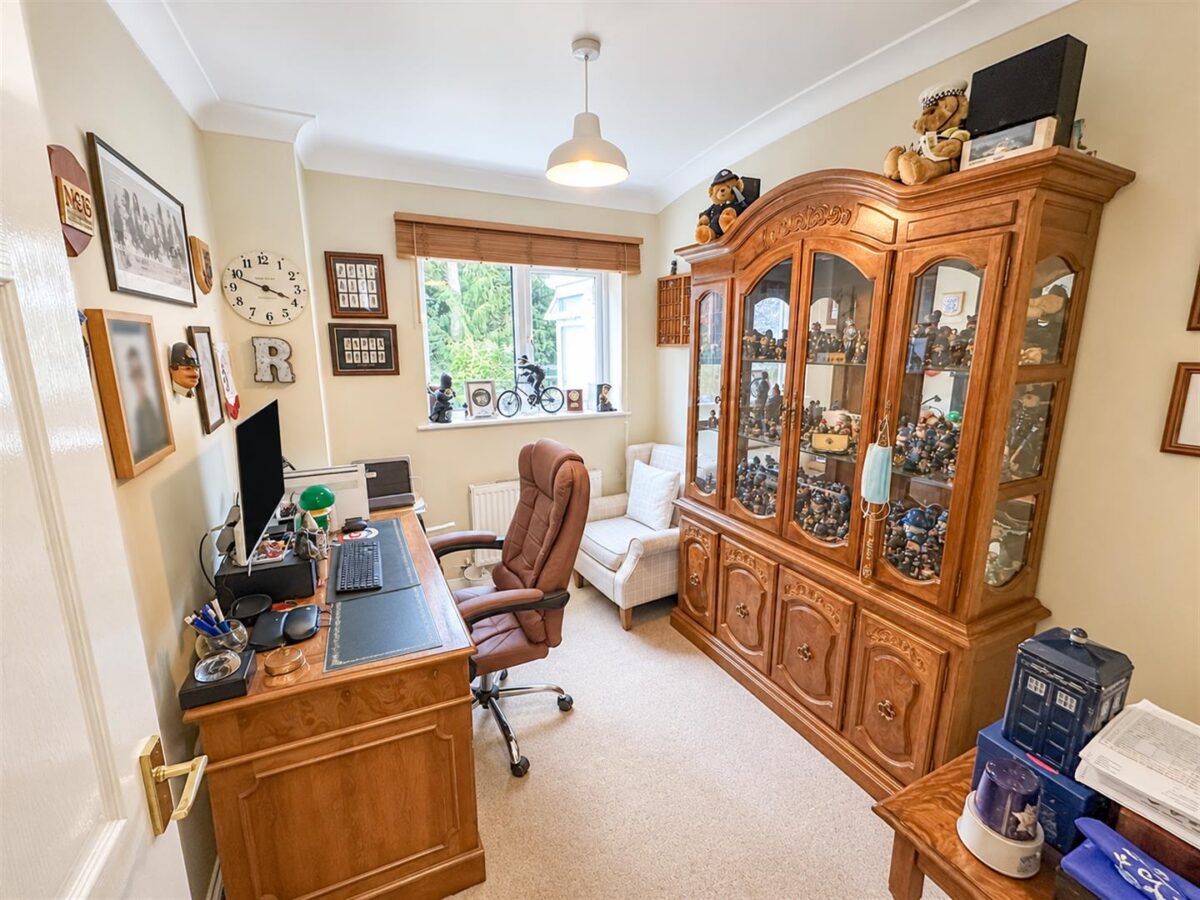 Beech Close, Desborough, Kettering