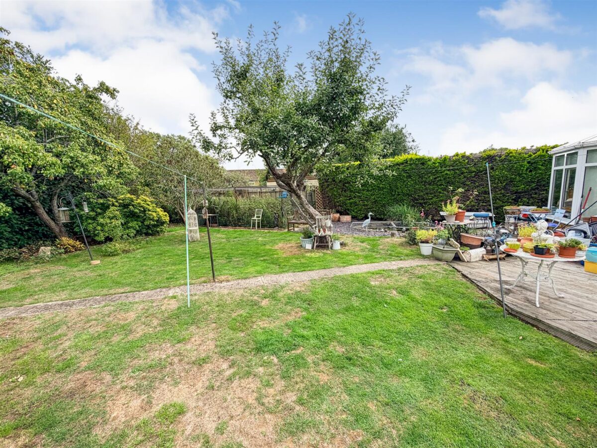 Howard Avenue, Corby