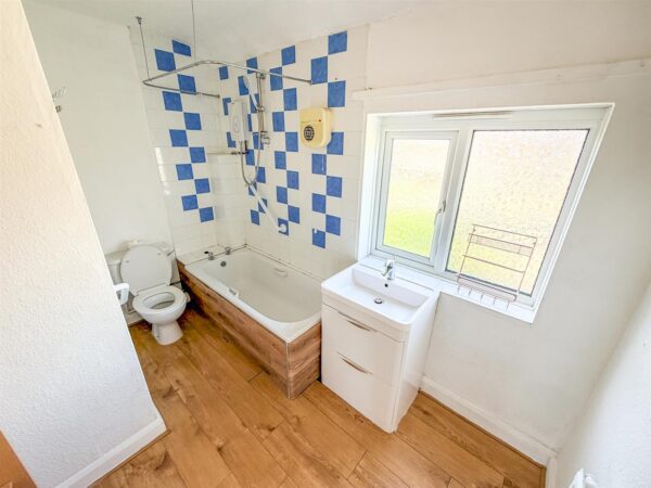 James Watt Avenue, Corby