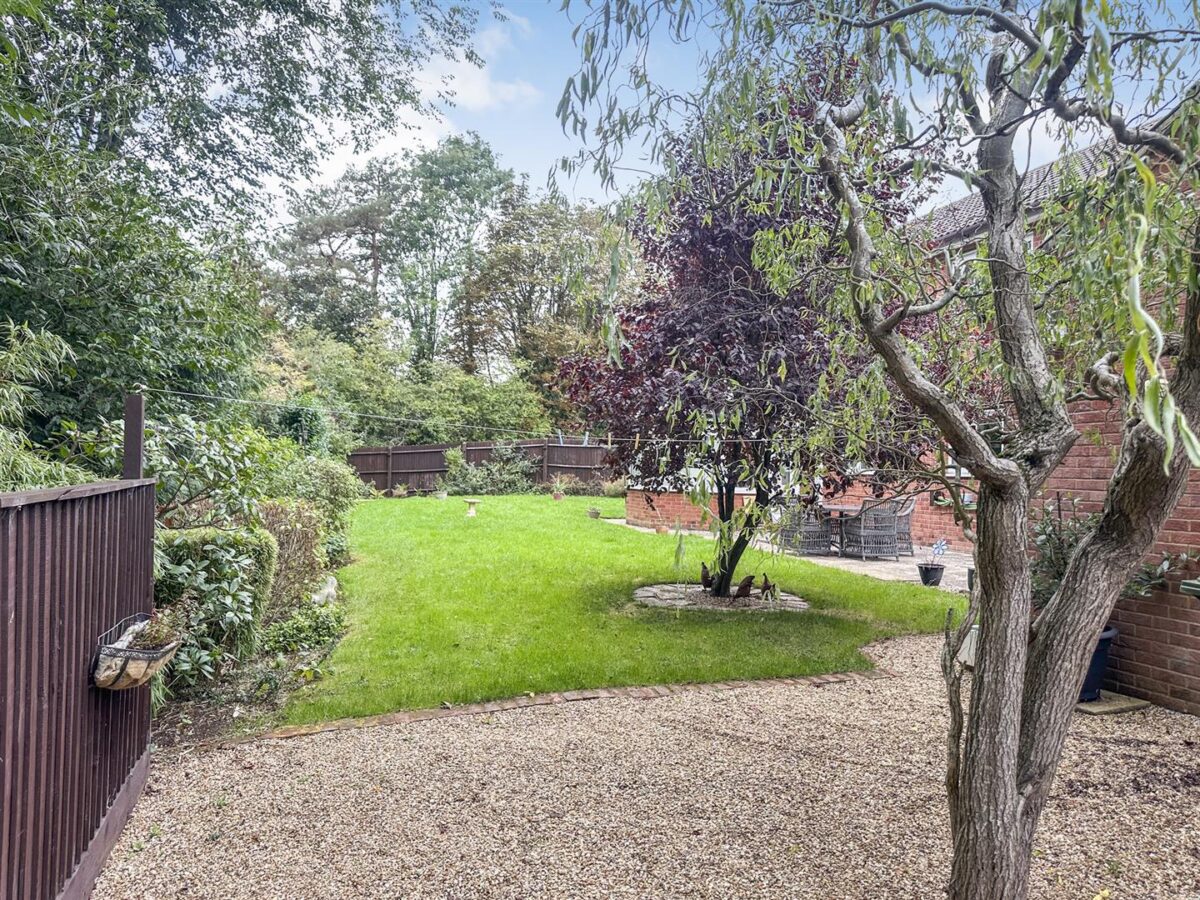 Beech Close, Desborough, Kettering