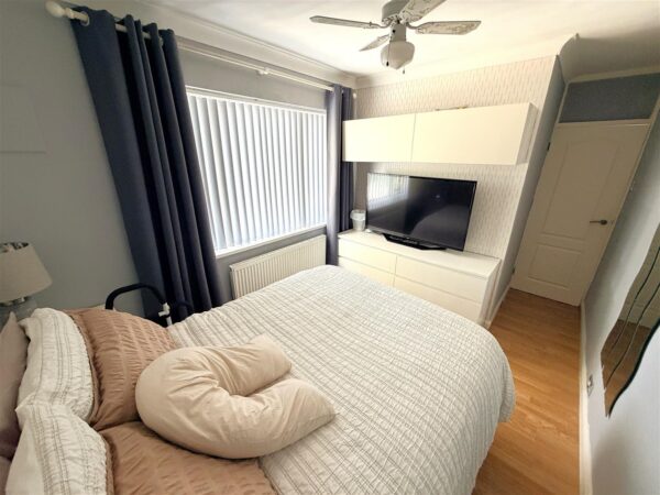 Willow Brook Road, Corby
