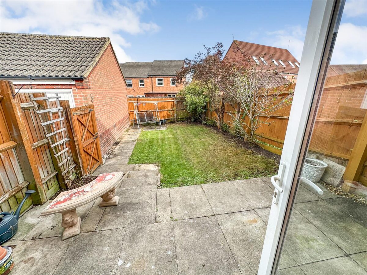 Lark Close, Corby