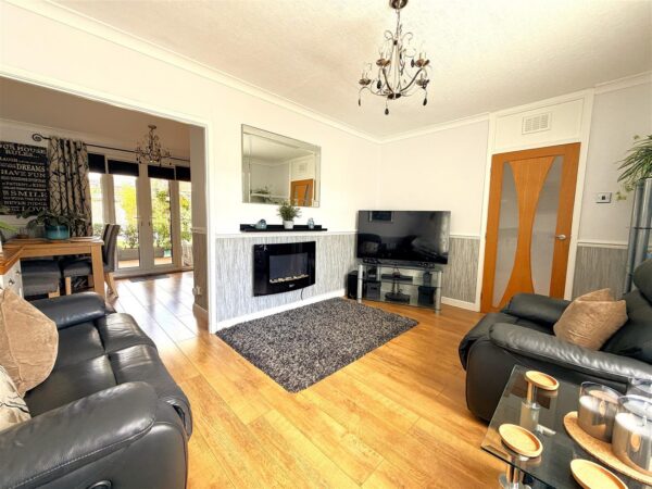 Willow Brook Road, Corby