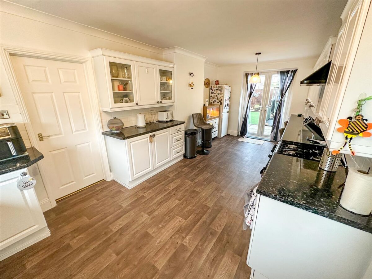 Willow Brook Road, Corby