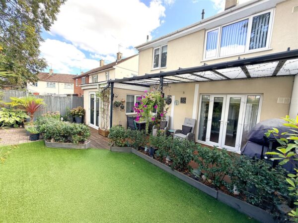 Willow Brook Road, Corby