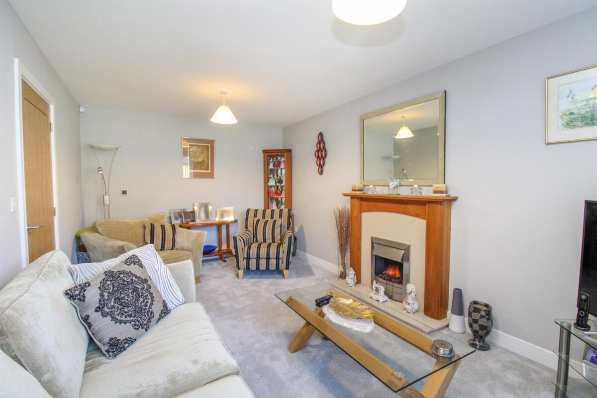 Stonehouse Crescent, Stanion