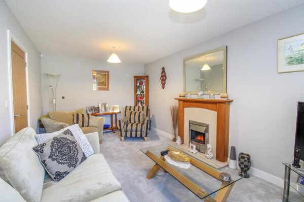 Stonehouse Crescent, Stanion