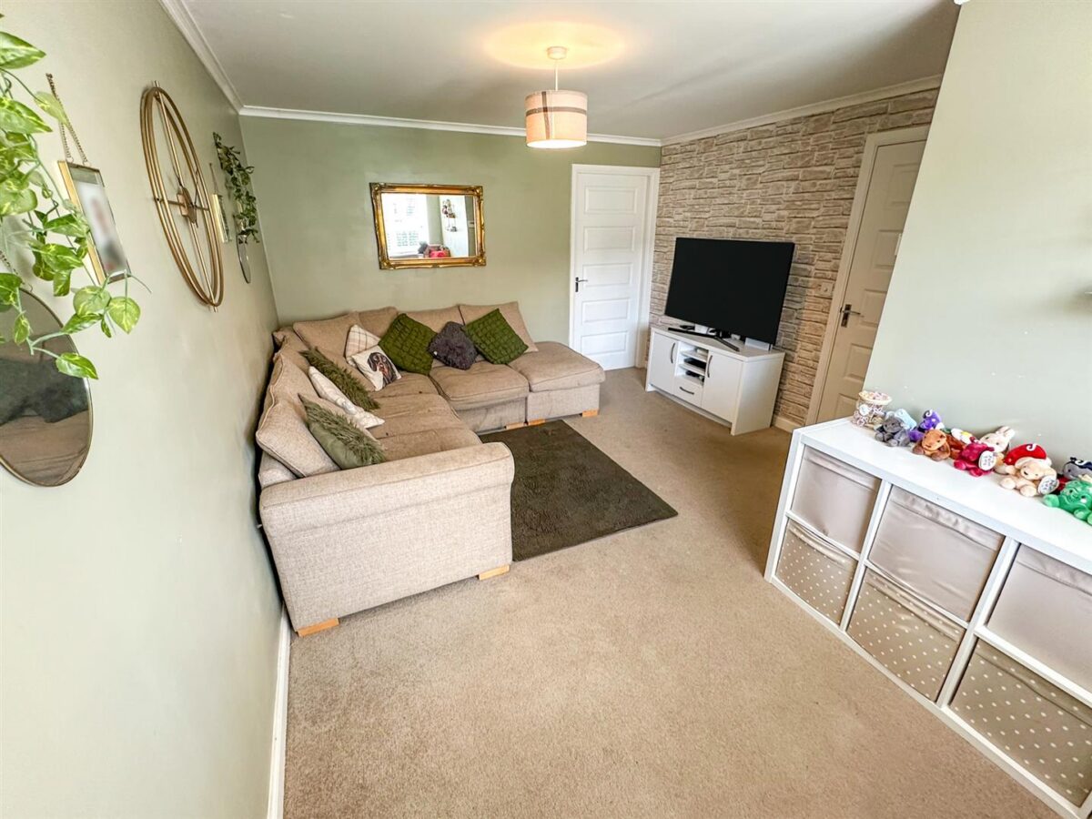 14 Michaels Drive, Corby, NN17 5FW, CORBY