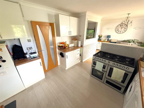Willow Brook Road, Corby