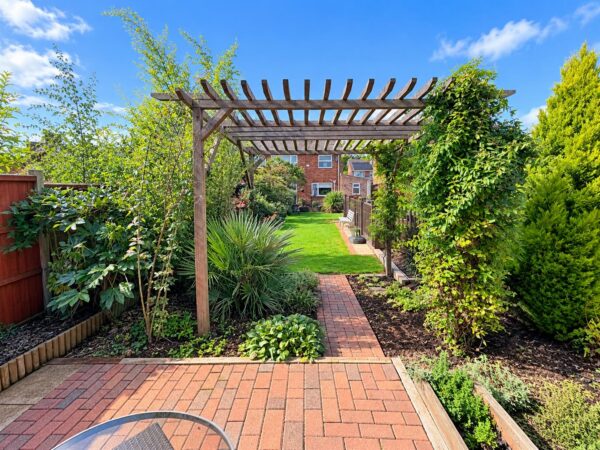 Glyndebourne Gardens, Corby