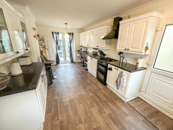 Willow Brook Road, Corby