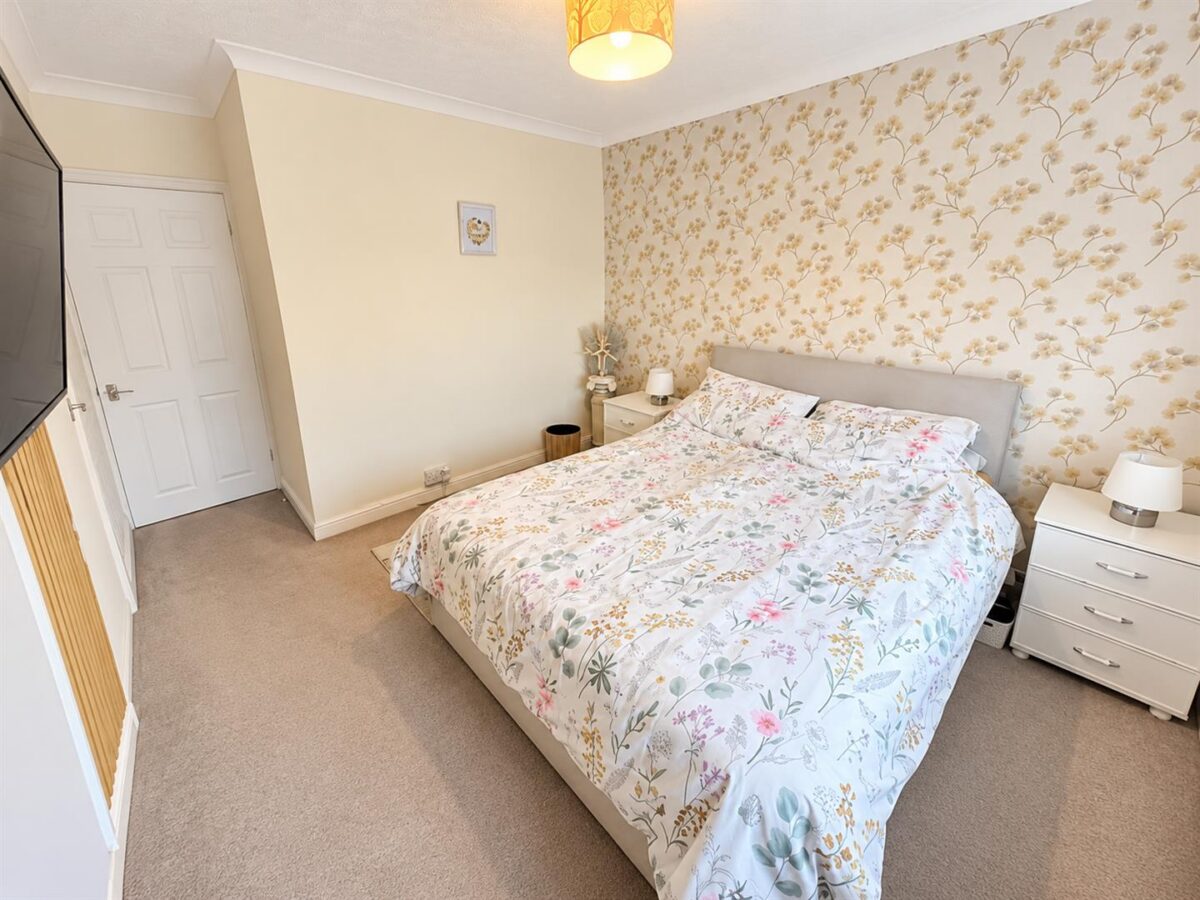 Willow Brook Road, Corby