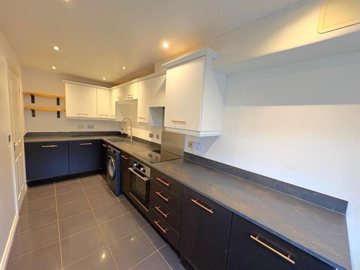 Siskin Close, Corby
