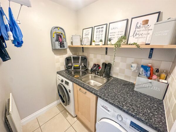 Stirling Close, Corby