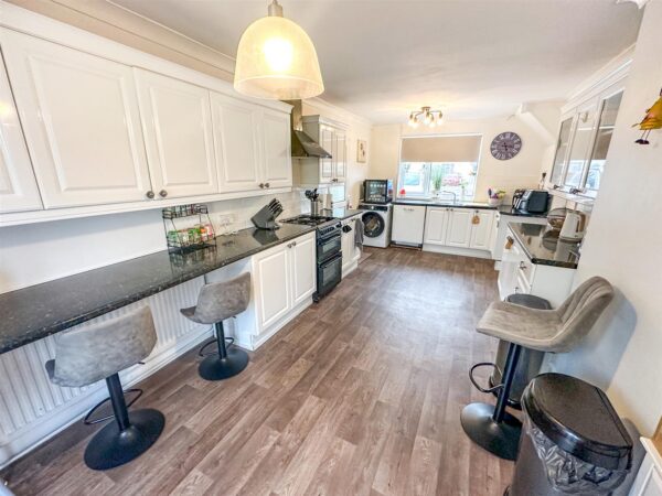 Willow Brook Road, Corby