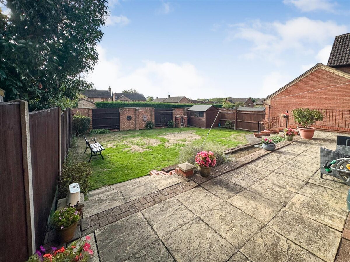 Little Meadow, Great Oakley, Corby