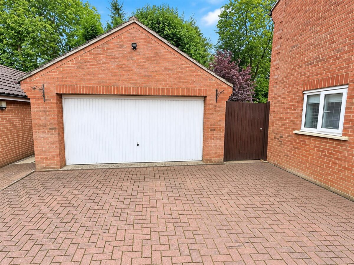 Beech Close, Desborough, Kettering