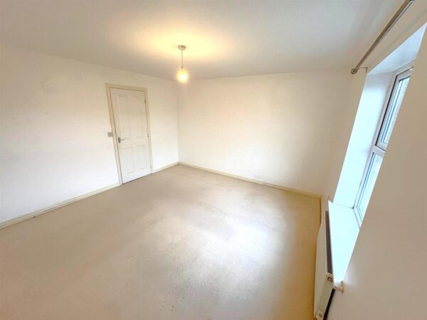 Siskin Close, Corby