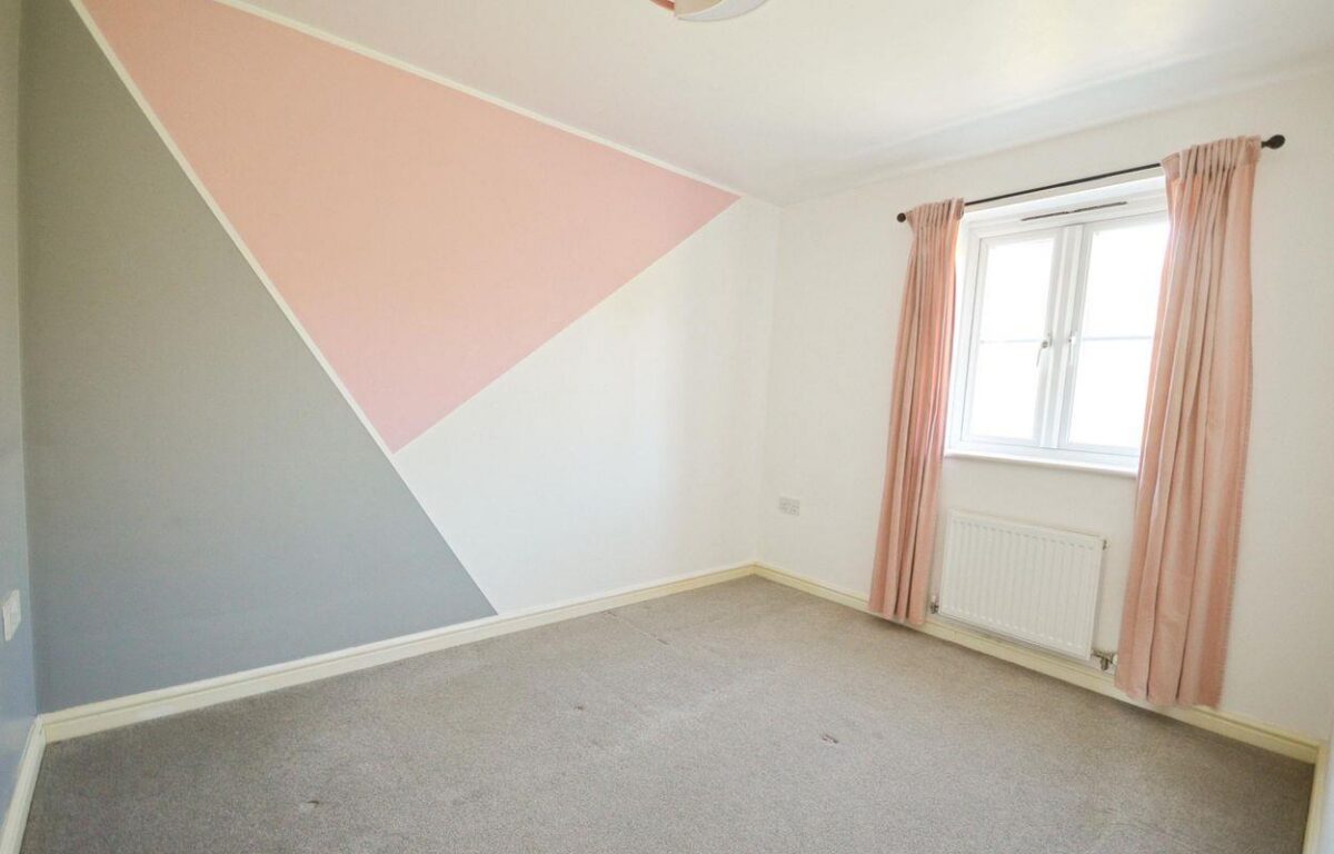 Fieldfare Close, Corby