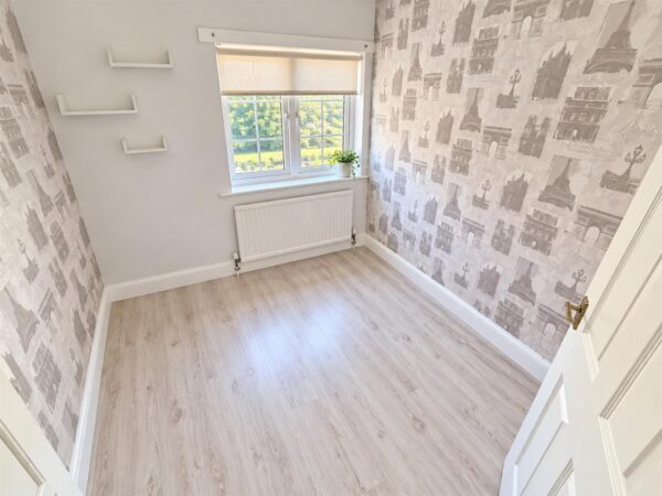 West Glebe Road, Corby