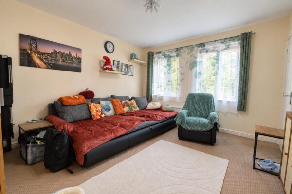 Fieldfare Close, Corby