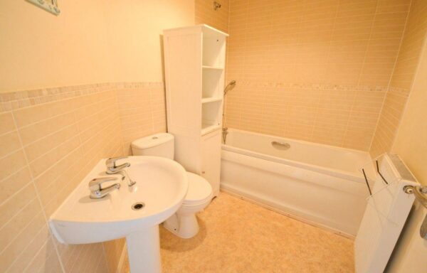 Fieldfare Close, Corby