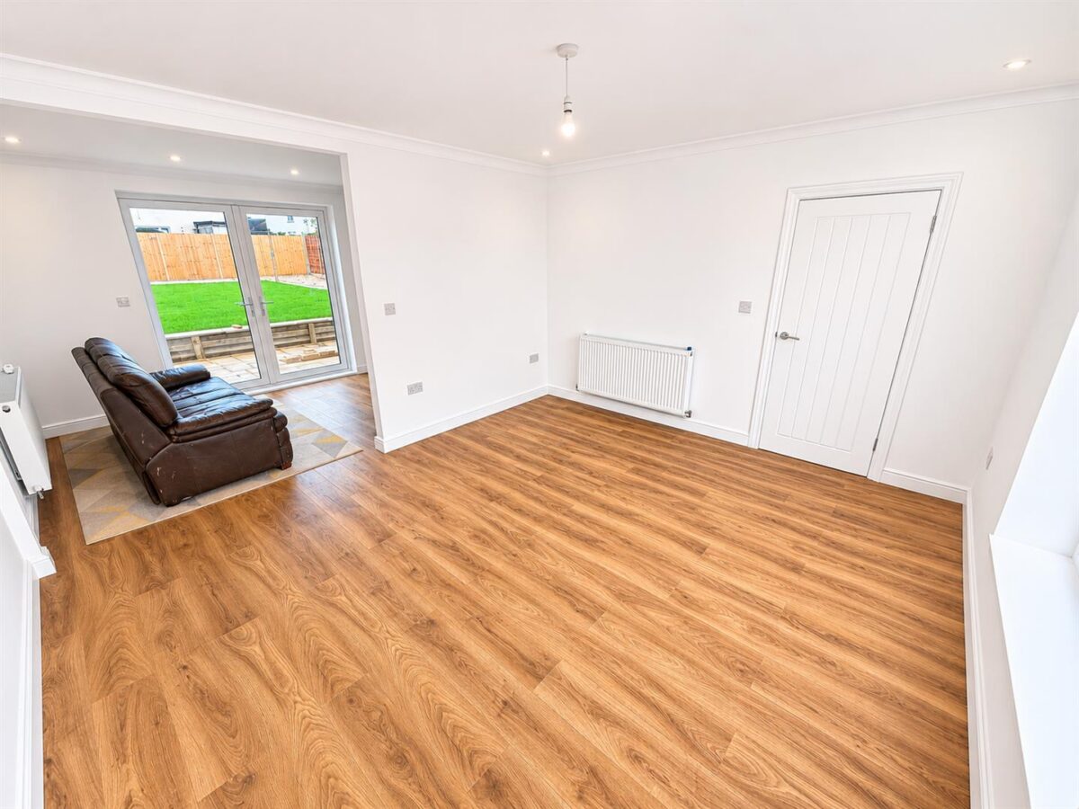 Welland Vale Road, Corby