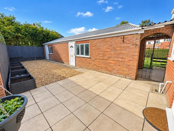 Westfields Road, Corby